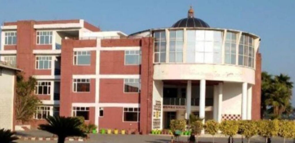 Metis Public School main building, Anta, Safidon
